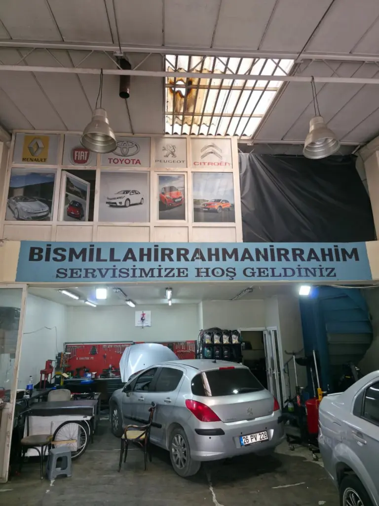 Bahar Oto Servis atölye girişi ve Audi özel servis çalışma alanı